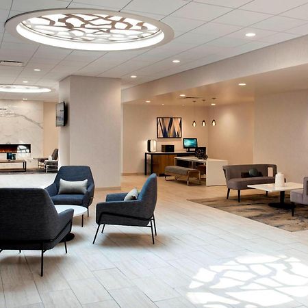 Delta Hotels by Marriott Utica Exteriör bild