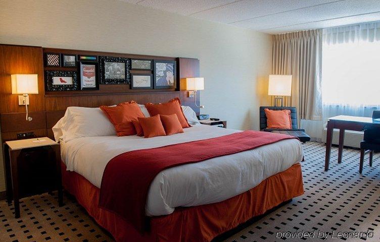 Delta Hotels by Marriott Utica Exteriör bild