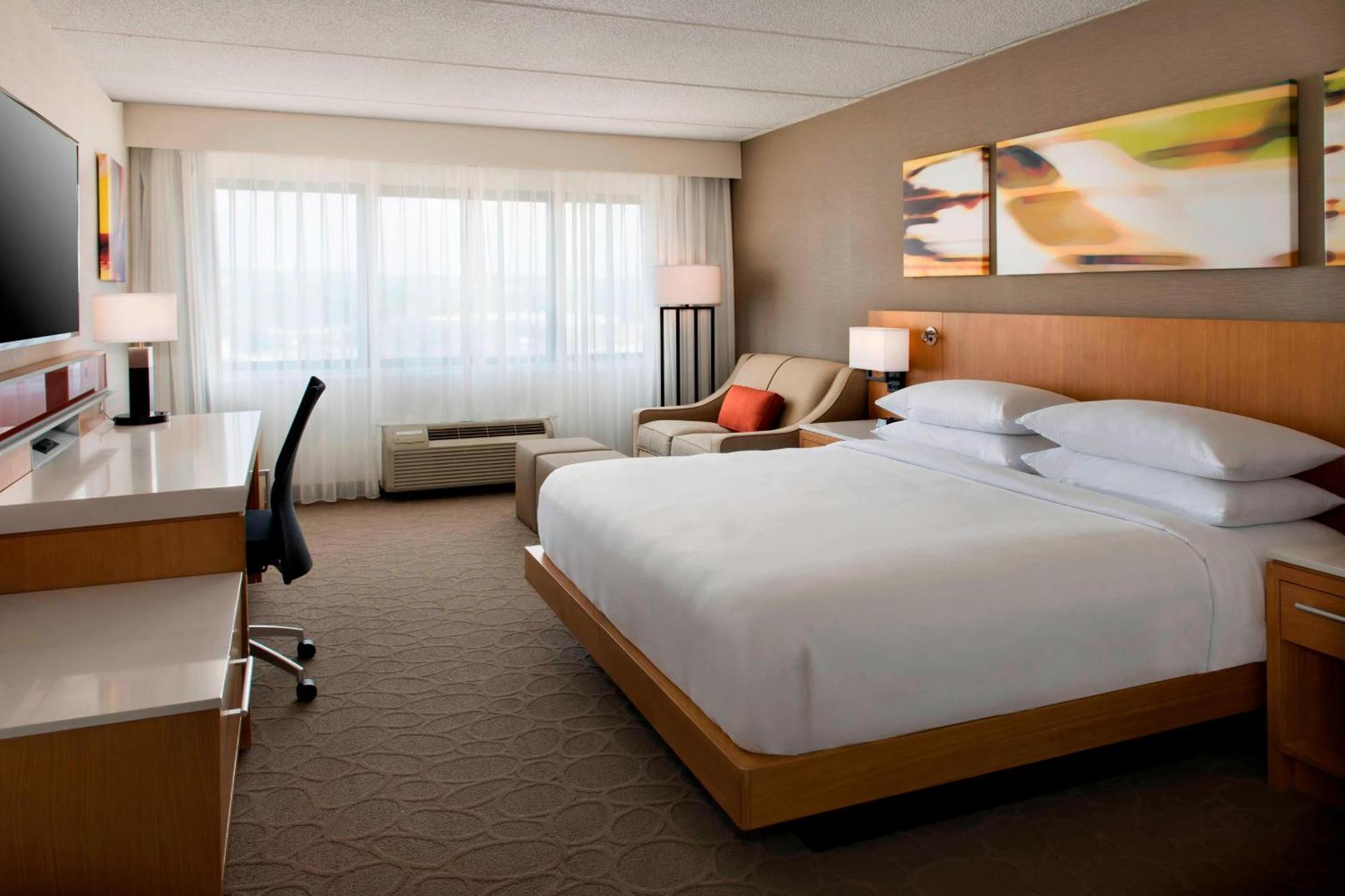 Delta Hotels by Marriott Utica Exteriör bild