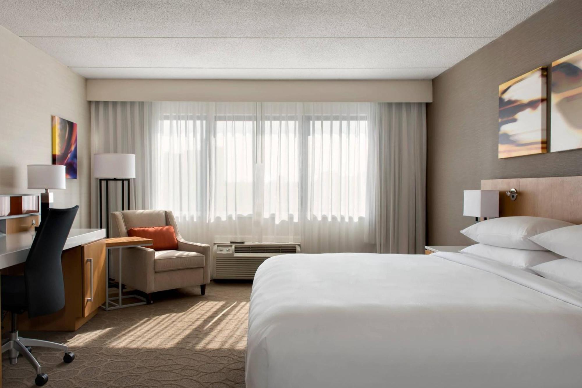 Delta Hotels by Marriott Utica Exteriör bild