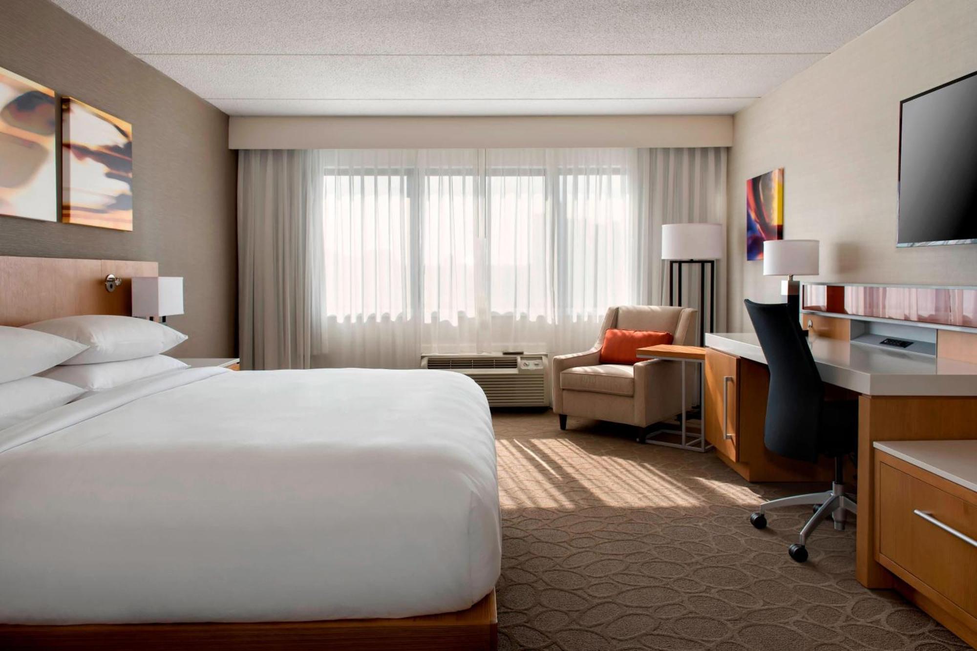 Delta Hotels by Marriott Utica Exteriör bild