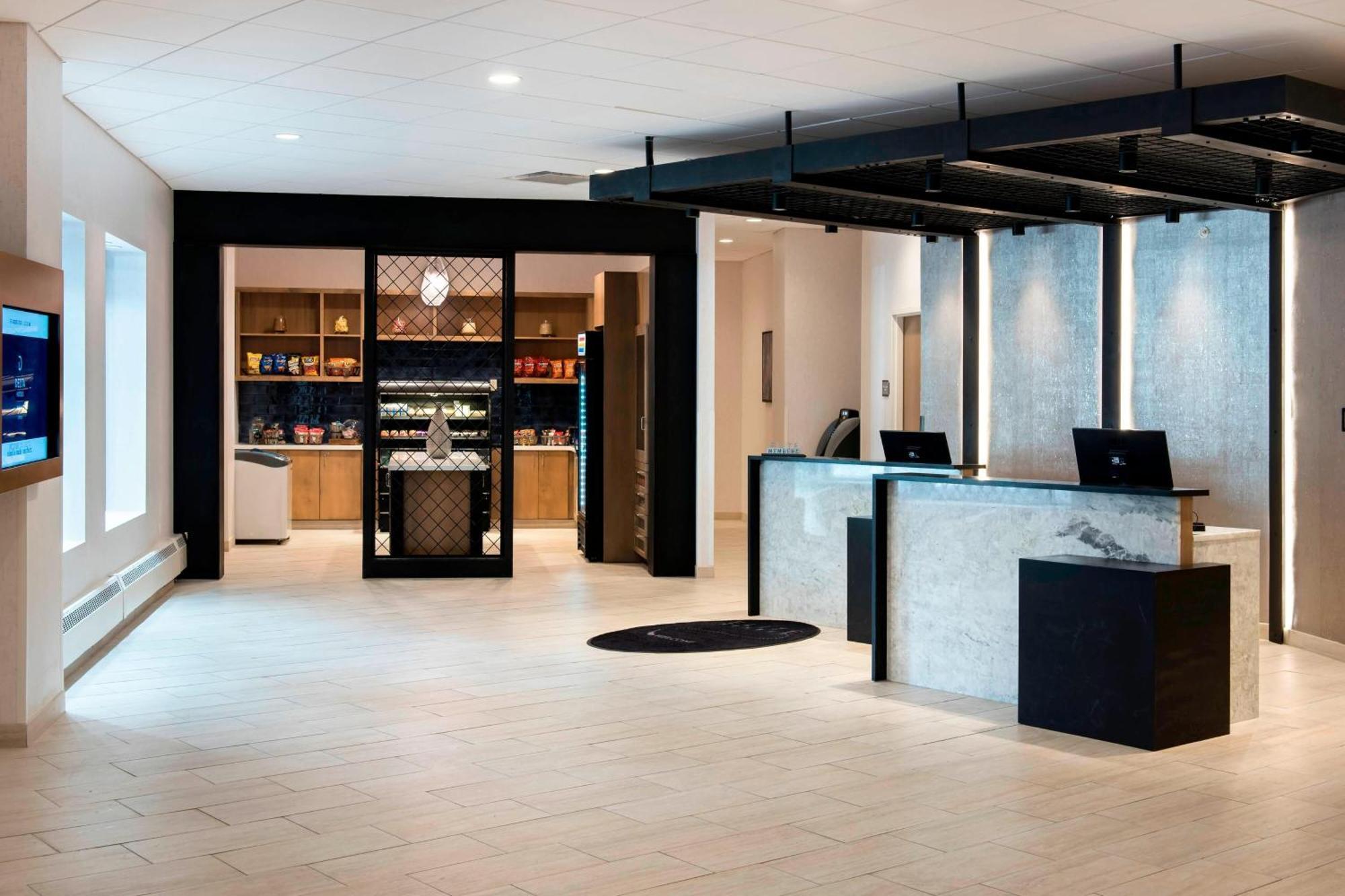 Delta Hotels by Marriott Utica Exteriör bild