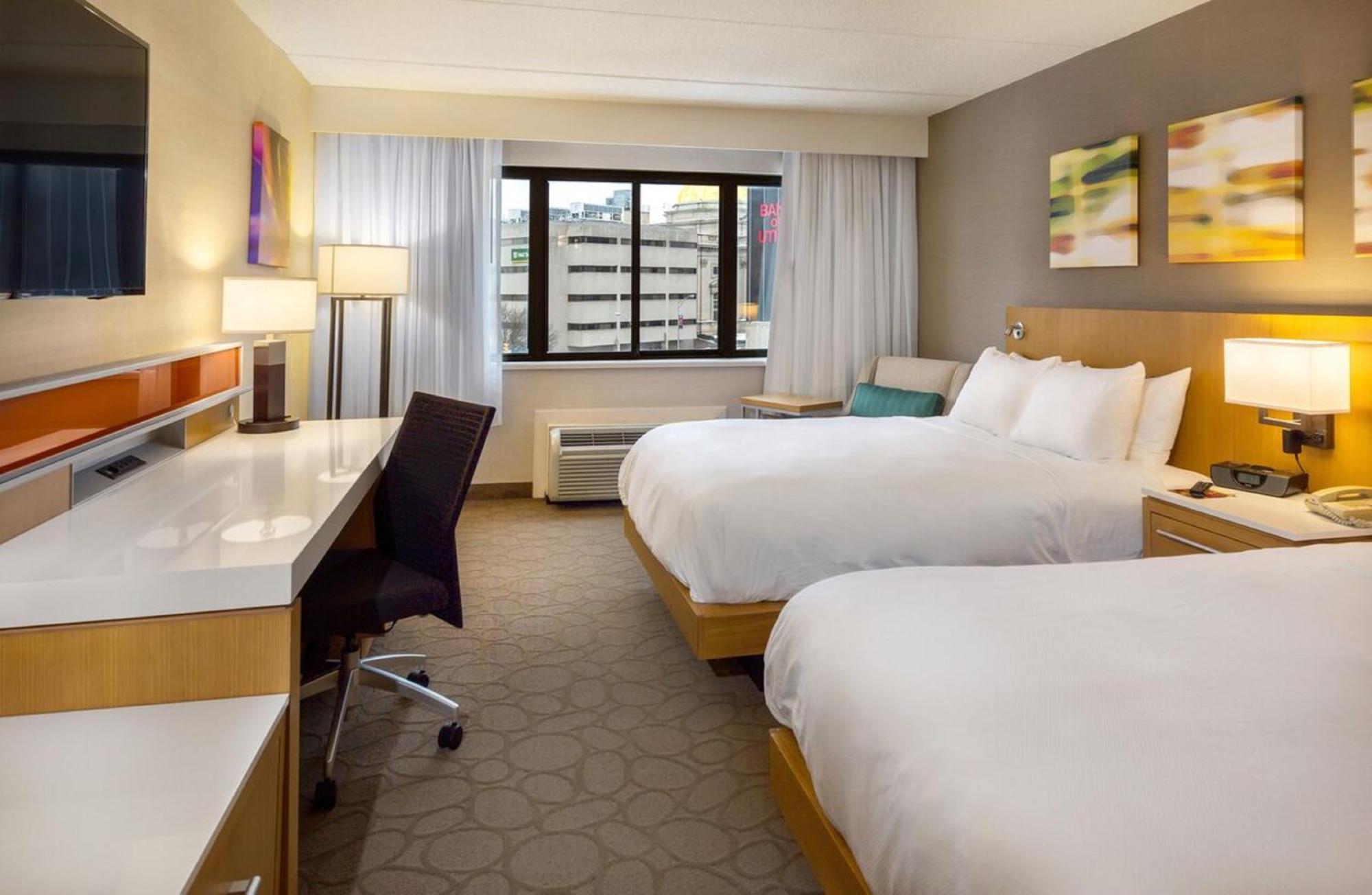 Delta Hotels by Marriott Utica Exteriör bild