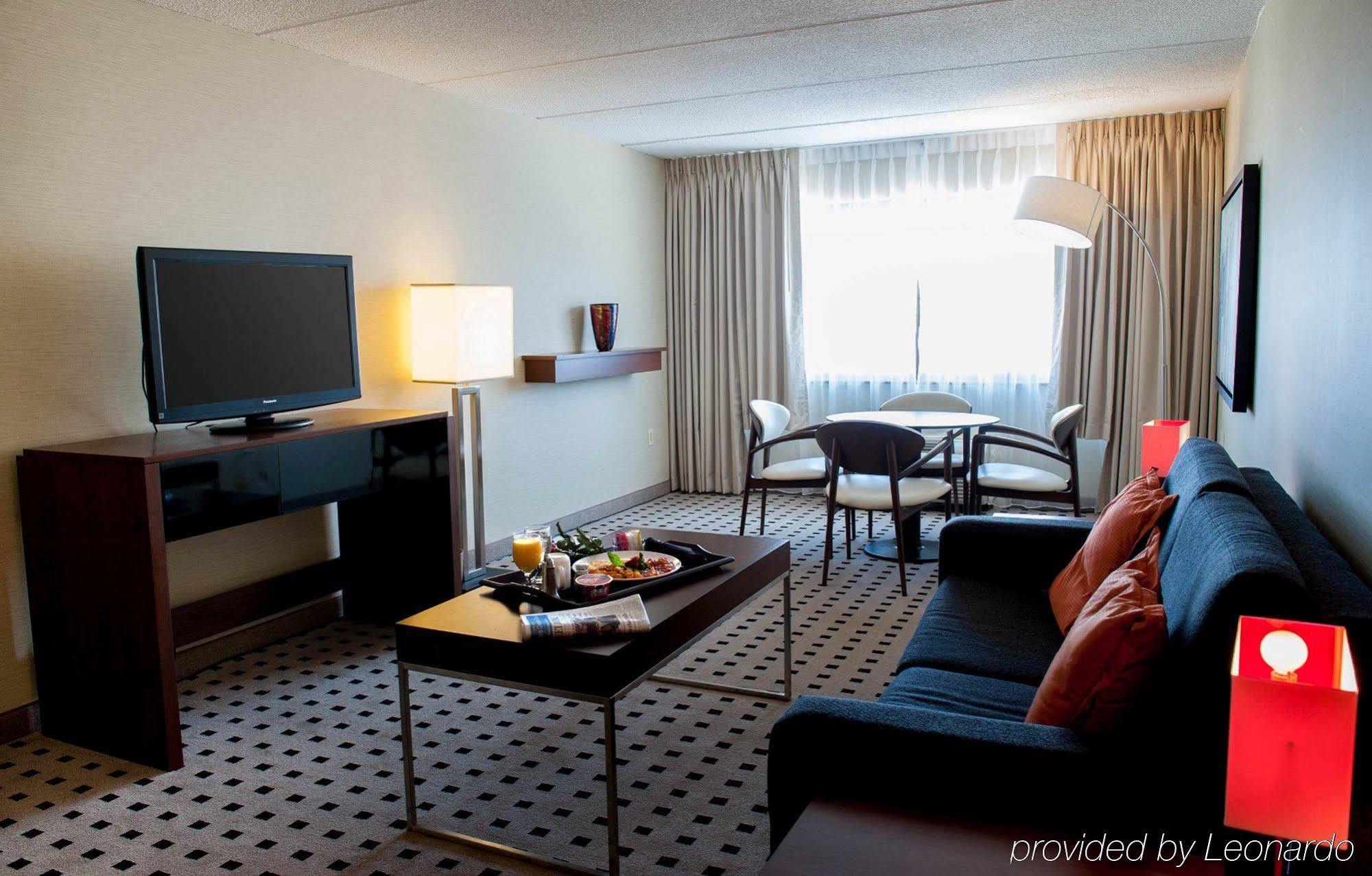 Delta Hotels by Marriott Utica Exteriör bild