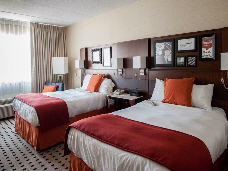 Delta Hotels by Marriott Utica Exteriör bild